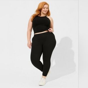 Torrid Crop Signature Waist‎ Rib Knit Pocket Legging - Black - Medium